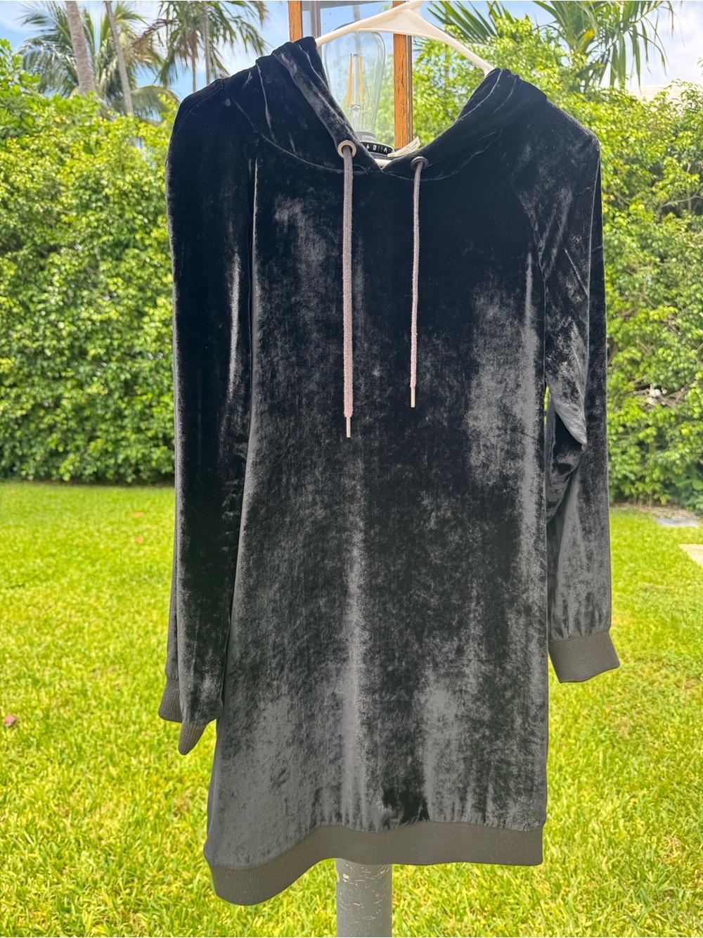 Alice + Olivia Black Velvet Hooded Dress Long Sleeve Viscose Silk S/P